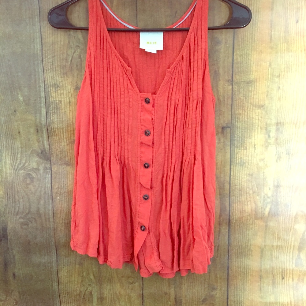 Tank top with buttons